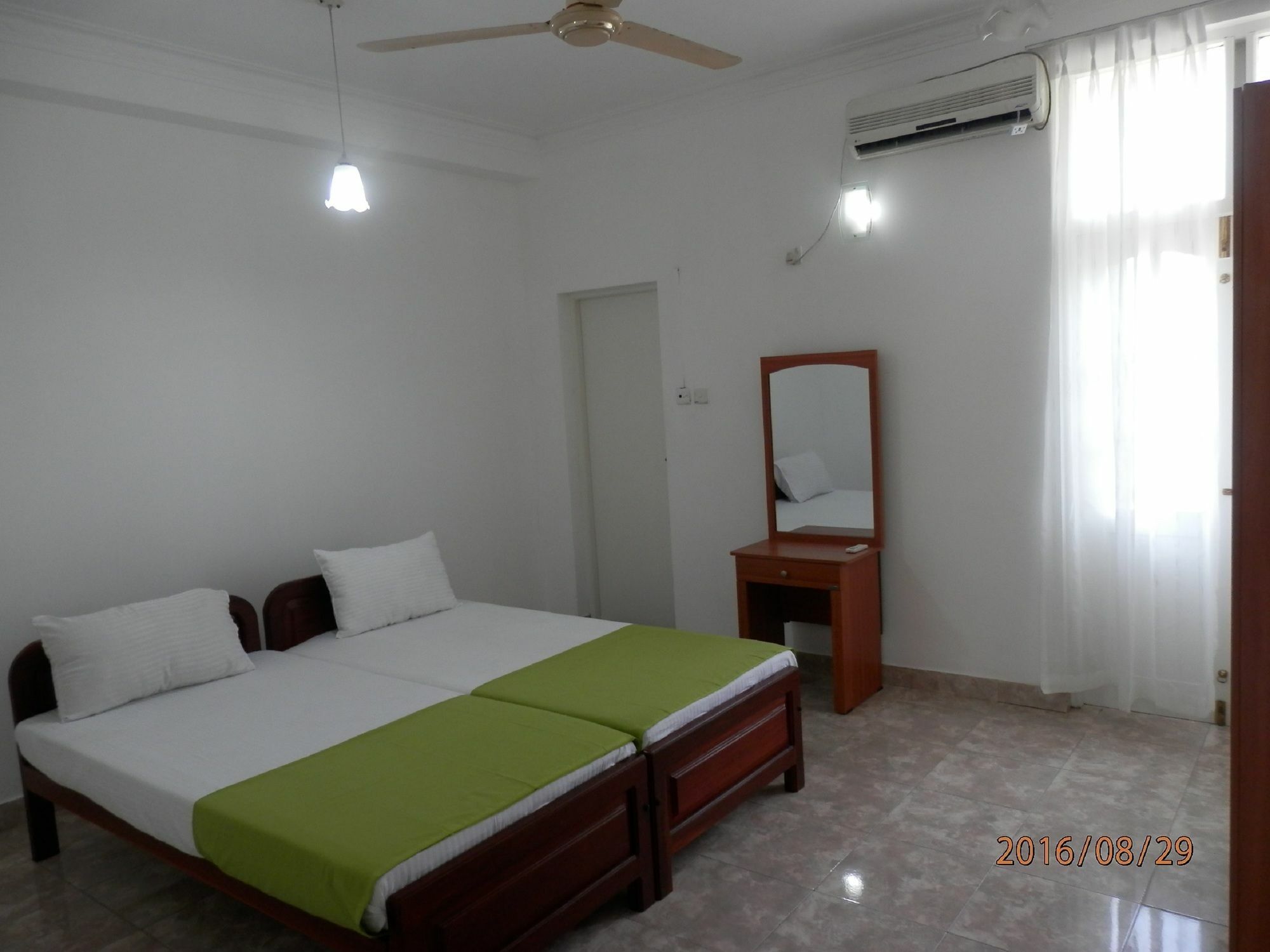 The Number 8 Apartment Dehiwala-Mount Lavinia Ngoại thất bức ảnh